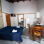 Giardini Sausari Ξενοδοχείο με διαμερίσματα 3*