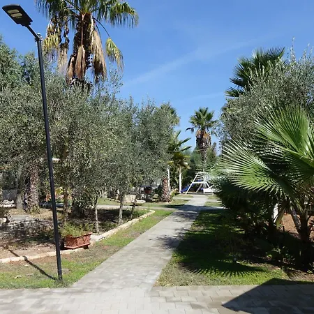 Ξενοδοχείο με διαμερίσματα Giardini Sausari 3*