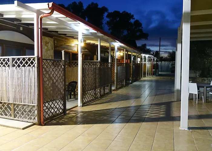 Giardini Sausari מלון דירות
