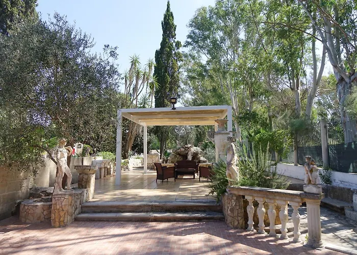Giardini Sausari מלון דירות 3*